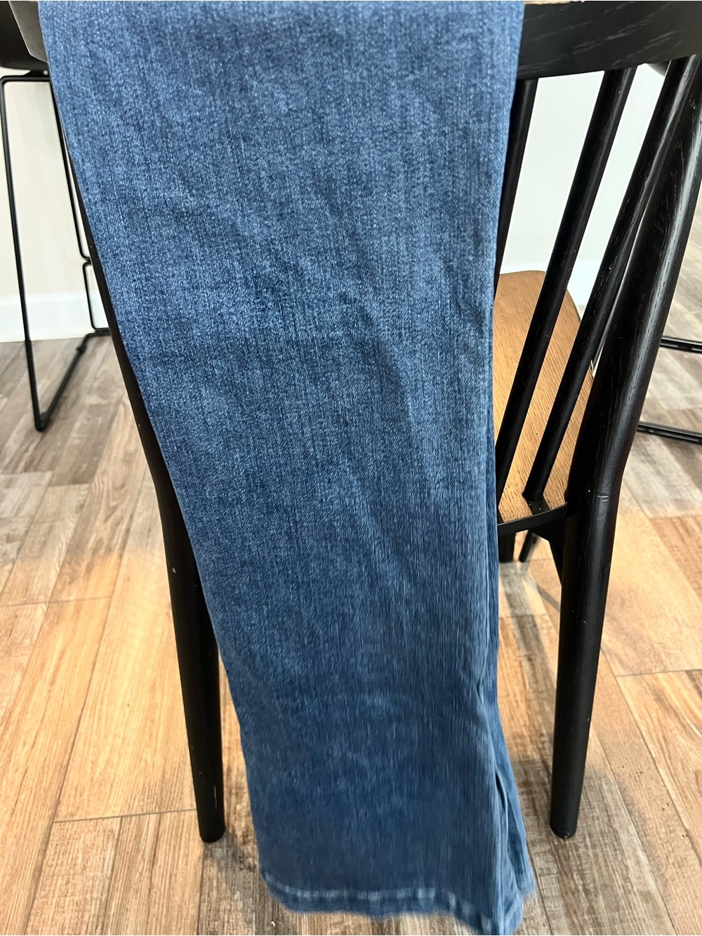 Judy Blue Medium Blue Straight Leg Jeans